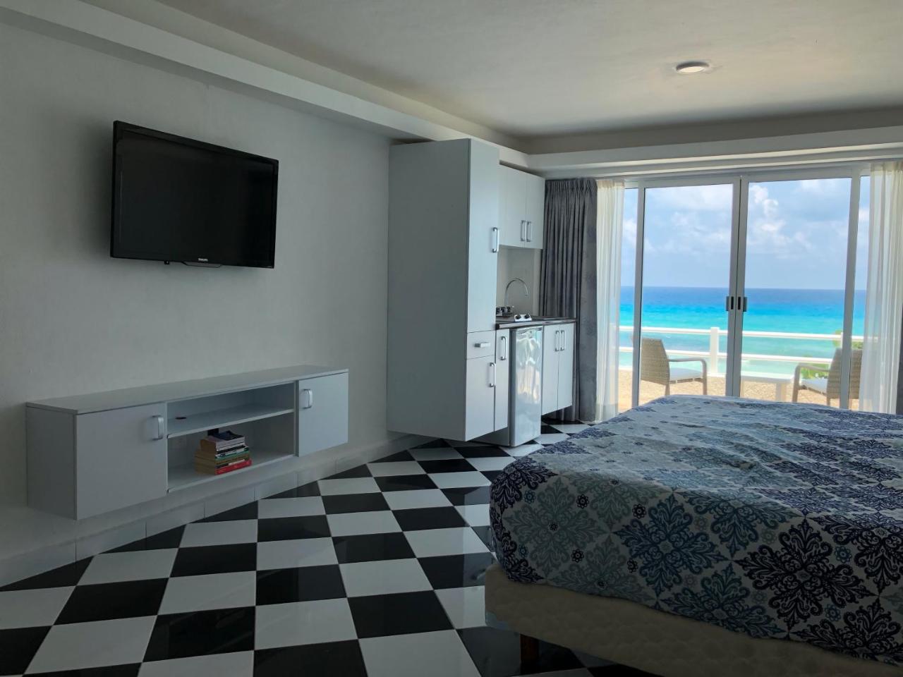 Eight Bedroom Beach House Cancun Exterior photo